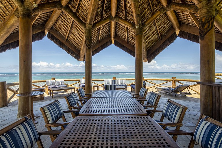 Bah020 - Oceanfront villa with 7 suites in Maraú