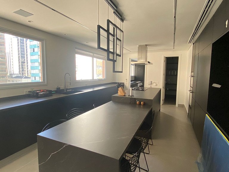 Sao042 - Grand appartement de 4 suites à Itaim Bibi