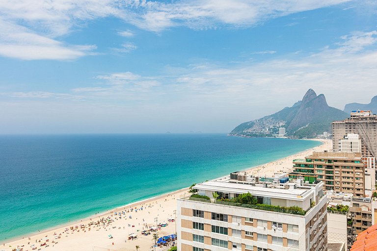 Rio089 - Triplex penthouse overlooking the sea in Ipanema