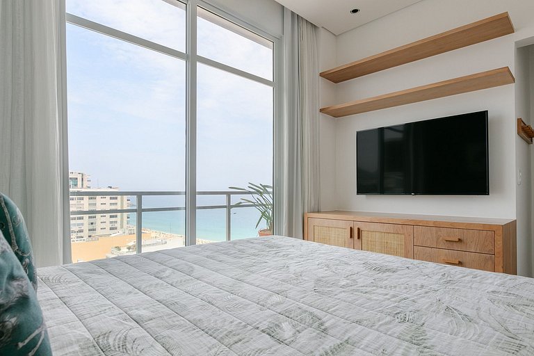 Rio089 - Triplex penthouse overlooking the sea in Ipanema