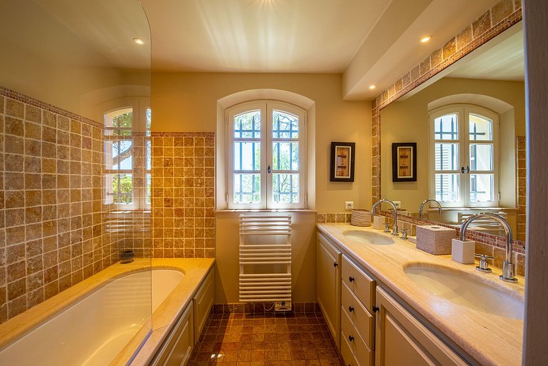 Azu042 - Villa face à l'océan à La Croix-Valmer