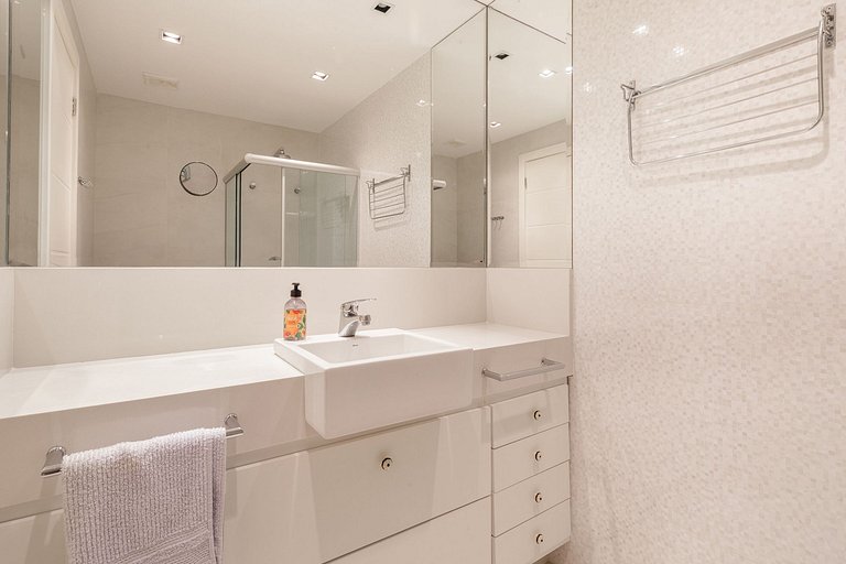 Rio184 - Beautiful 2 bedroom apartment in Ipanema