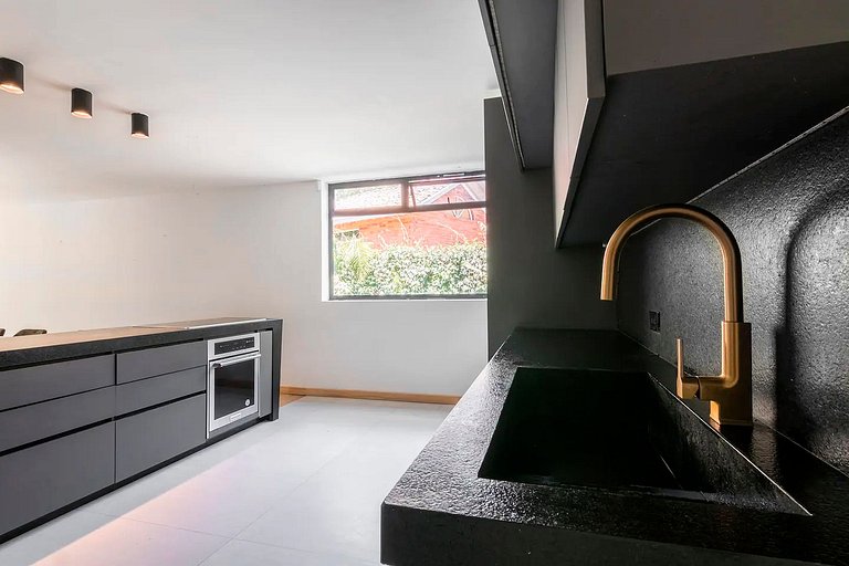 Med052 - Luxurious house with pool in El Poblado