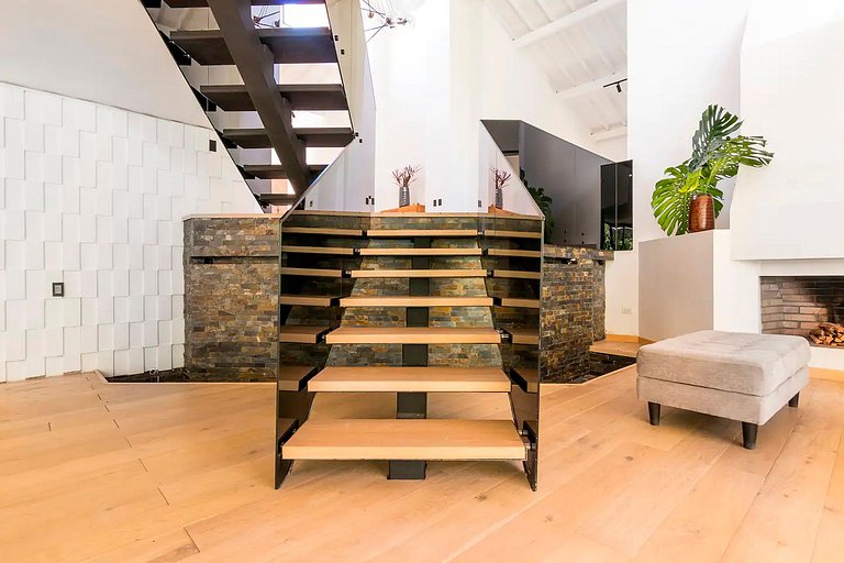 Med052 - Luxurious house with pool in El Poblado
