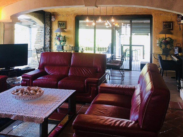 Azu023 - Charming Villa near Gigaro Beach