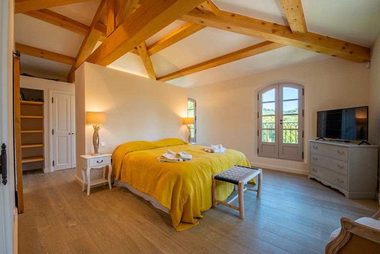 Azu024 - Spectacular Villa with a Pool on the French Riviera