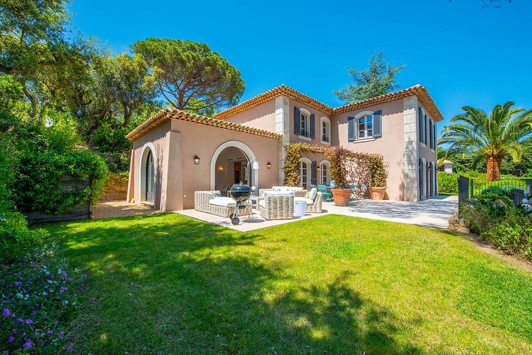 Azu024 - Spectacular Villa with a Pool on the French Riviera