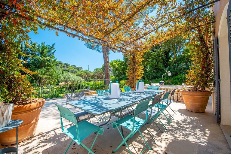 Azu024 - Spectacular Villa with a Pool on the French Riviera