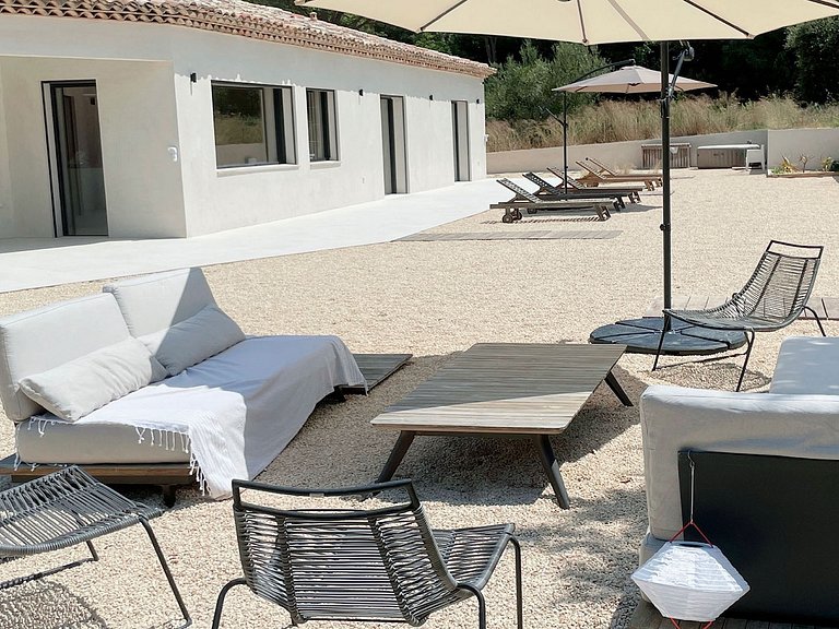 Azu049 - Charmosa vila entre vinhedos em Croix-Valmer