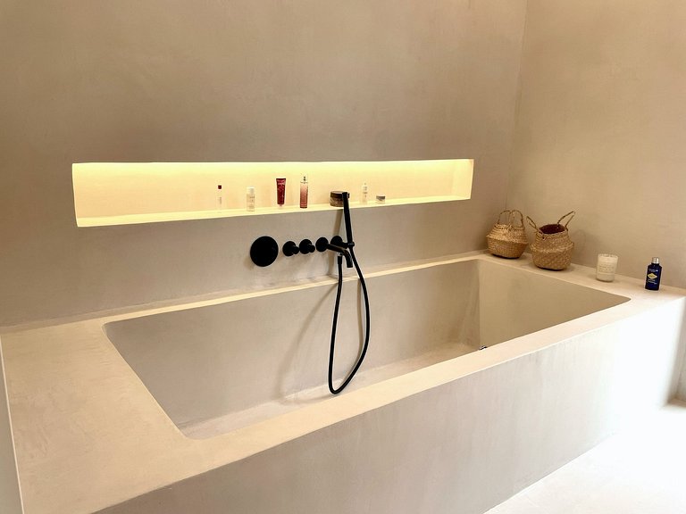 Azu049 - Charmosa vila entre vinhedos em Croix-Valmer