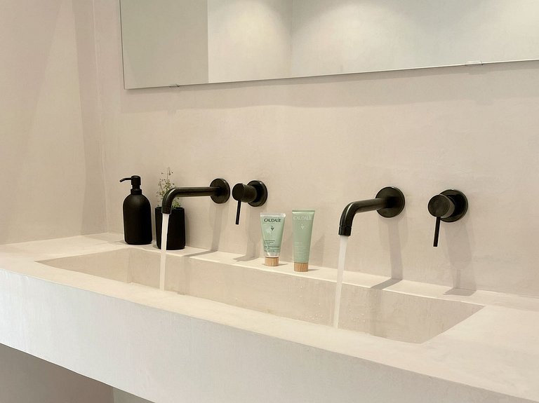 Azu049 - Charmosa vila entre vinhedos em Croix-Valmer