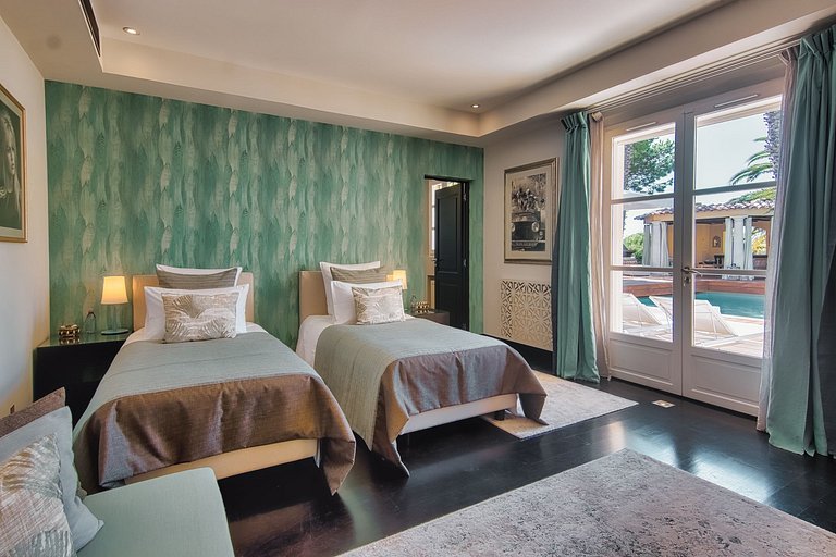 Azu051 - Amazing luxury villa with pool in St. Tropez