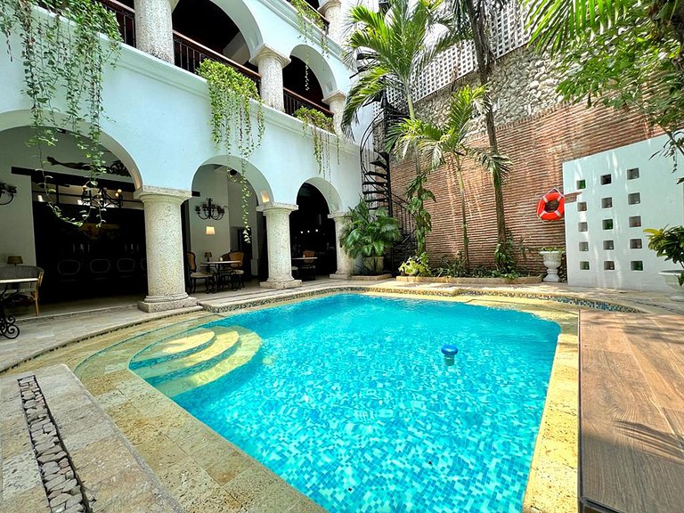 Car071 - Charmante maison dans le centre historique