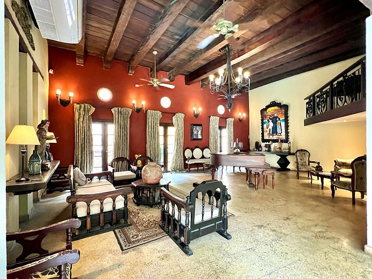 Car071 - Encantadora casa en el centro histórico