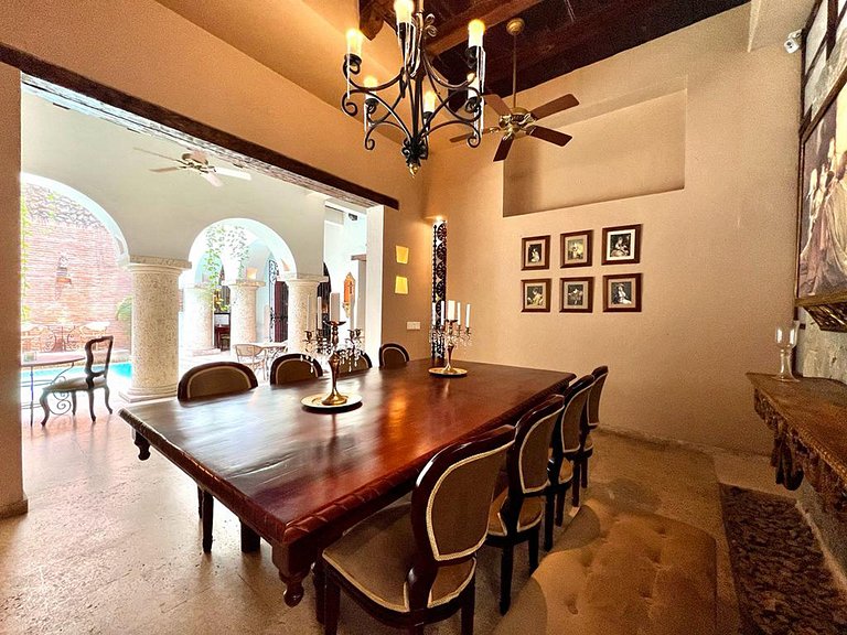 Car071 - Charmante maison dans le centre historique