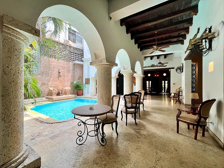 Car071 - Encantadora casa en el centro histórico