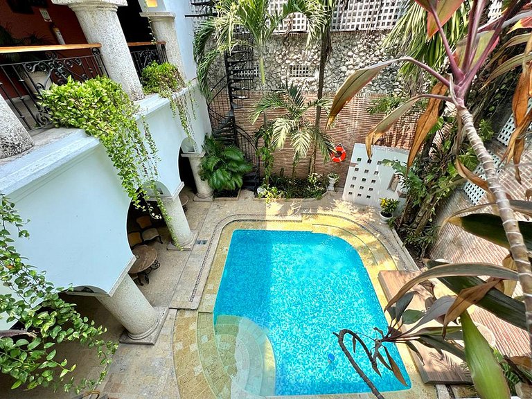 Car071 - Charmante maison dans le centre historique