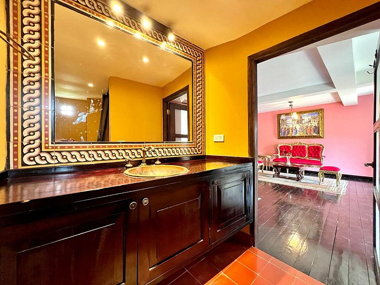 Car071 - Charmante maison dans le centre historique