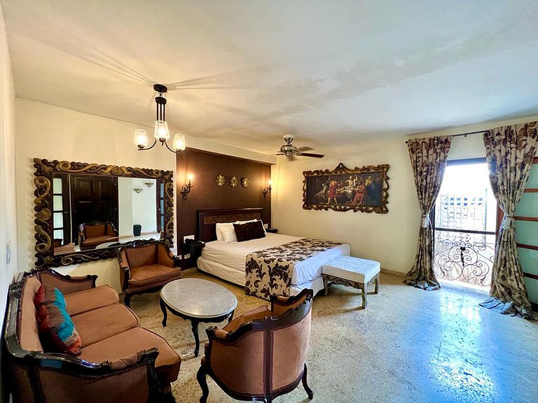 Car071 - Charmante maison dans le centre historique