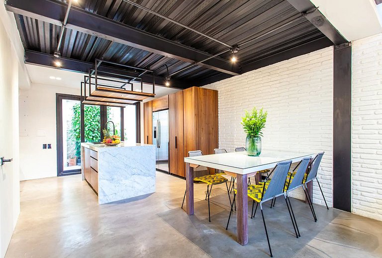 Car040 - Beautiful 2-bedroom loft in the Historic Center
