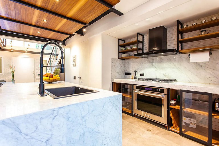 Car040 - Beautiful 2-bedroom loft in the Historic Center