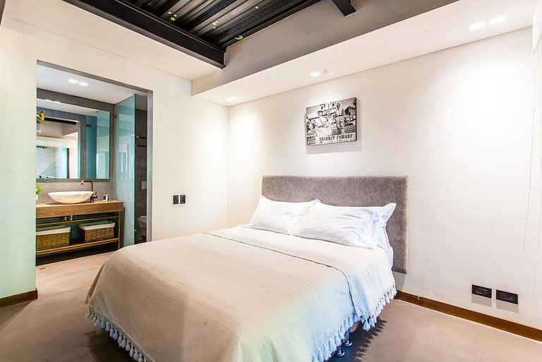 Car040 - Beautiful 2-bedroom loft in the Historic Center