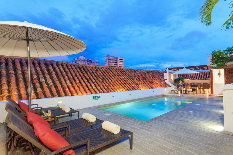 Car026 - Maison coloniale de luxe dans la vieille ville