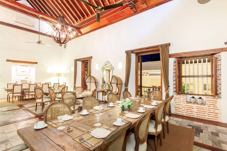 Car026 - Luxuosa casa colonial no centro histórico