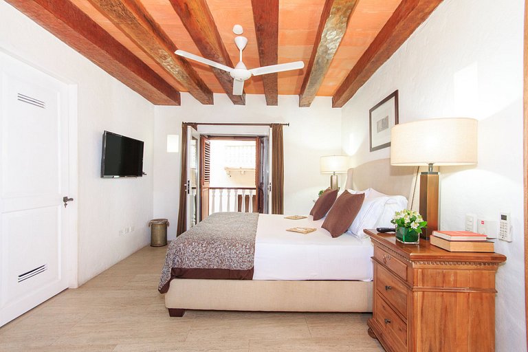 Car026 - Luxuosa casa colonial no centro histórico