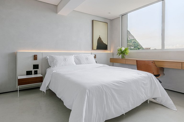 Rio088 - Fantástica cobertura de 4 suítes no Vidigal