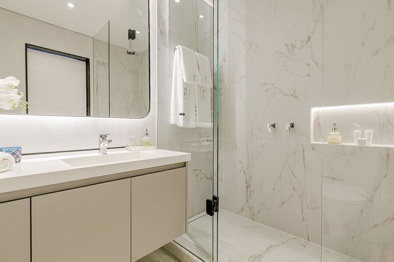 Rio088 - Fantástica cobertura de 4 suítes no Vidigal