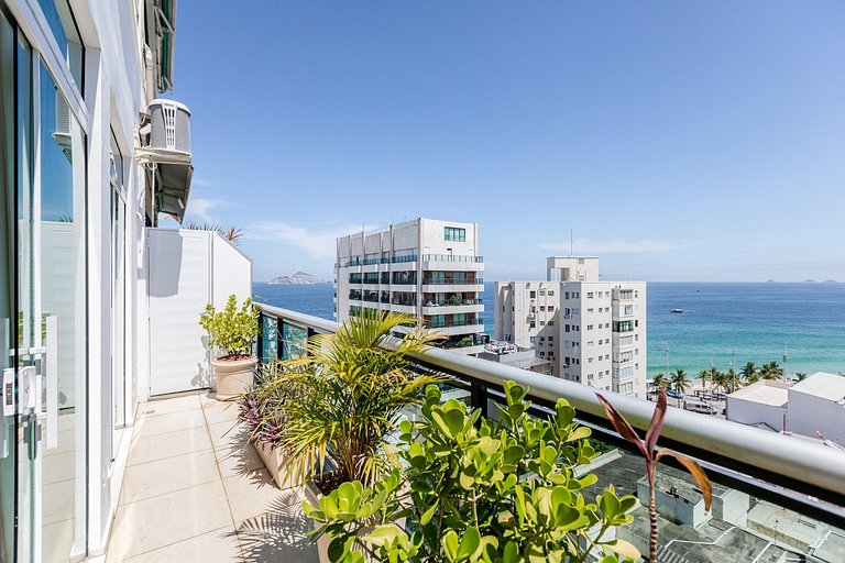 Rio066 - 3 bedroom penthouse in Ipanema with views