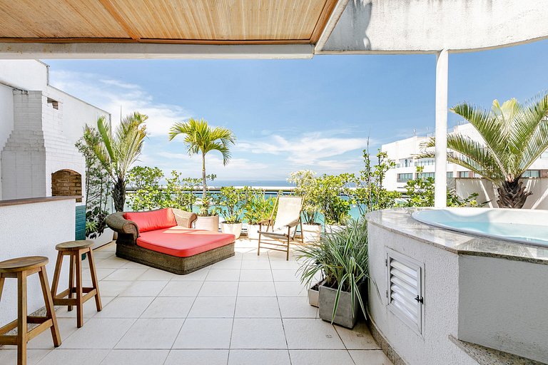 Rio069 - Beautiful 3 bedroom penthouse in Ipanema