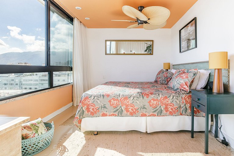 Rio069 - Beautiful 3 bedroom penthouse in Ipanema