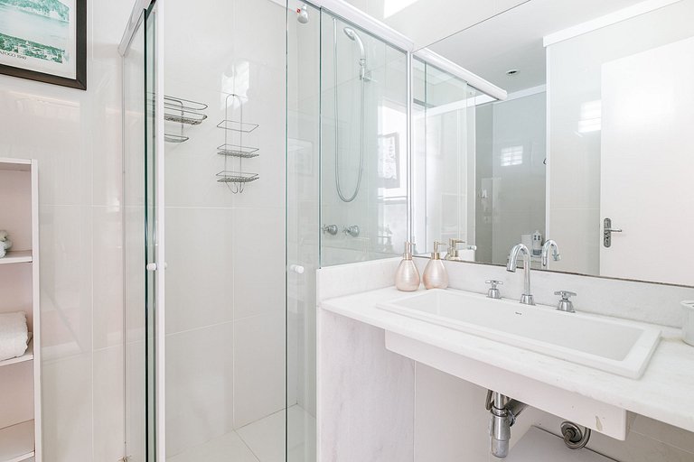 Rio069 - Beautiful 3 bedroom penthouse in Ipanema