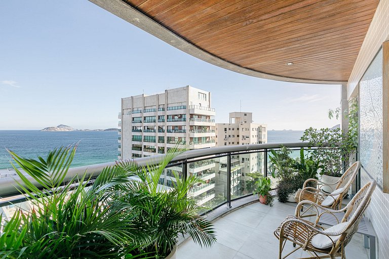Rio069 - Beautiful 3 bedroom penthouse in Ipanema