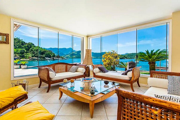 Ang053 - Belle demeure au bord de l'eau