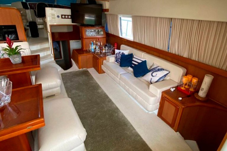 Ang053 - Belle demeure au bord de l'eau