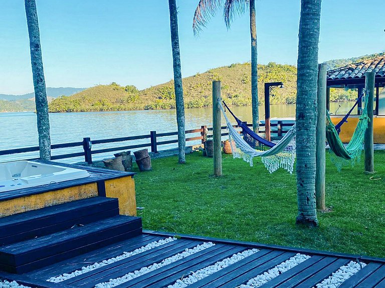 Ang062 - Beautiful beachfront house in an Angra dos Reis con