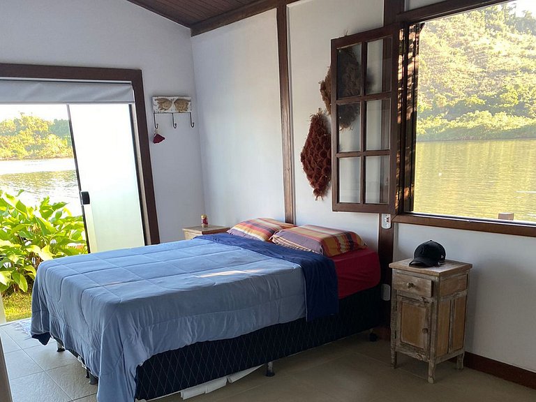 Ang062 - Beautiful beachfront house in an Angra dos Reis con