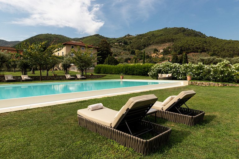 Tus022 - Une belle villa du XVIIIe siècle à côté de Lucca.