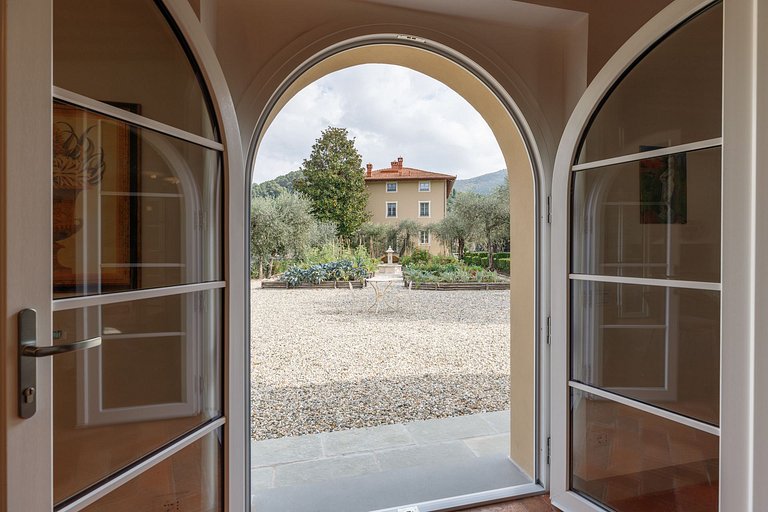 Tus022 - Une belle villa du XVIIIe siècle à côté de Lucca.
