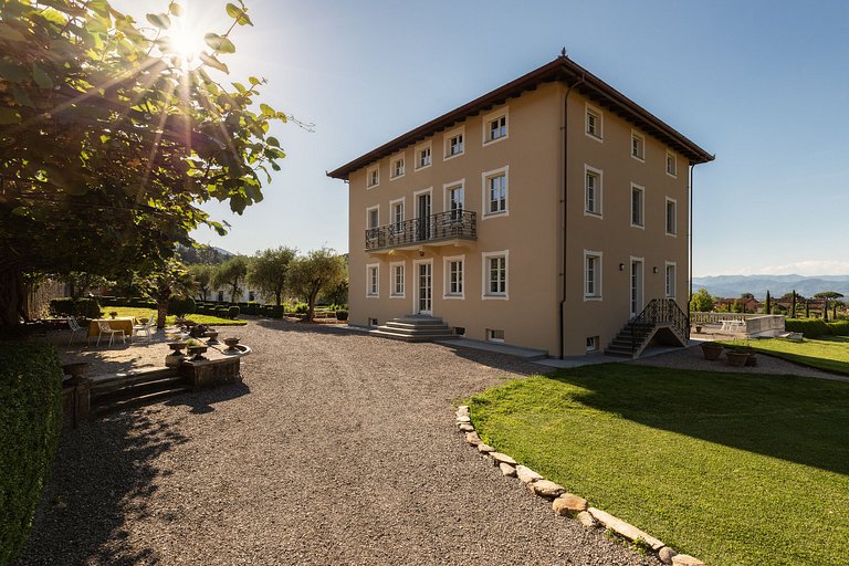 Tus022 - A beautiful 18th-century villa next to Lucca