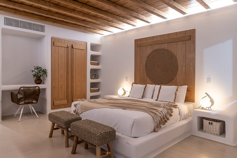 Cyc002 - A modern villa in Kounoupas, Mykonos