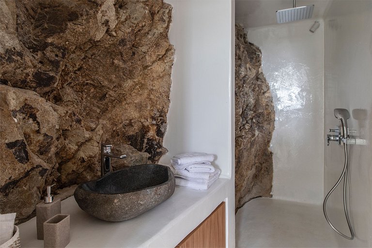 Cyc002 - A modern villa in Kounoupas, Mykonos