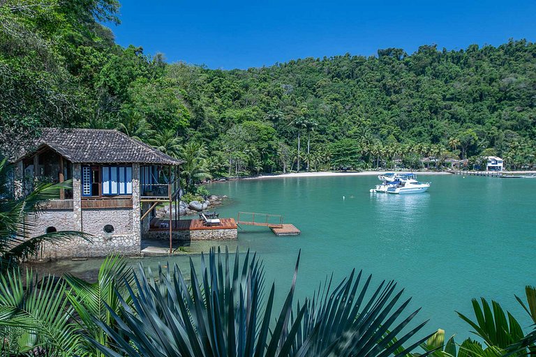 Pty014 - Loft privé luxuriant au bord de la mer à Paraty