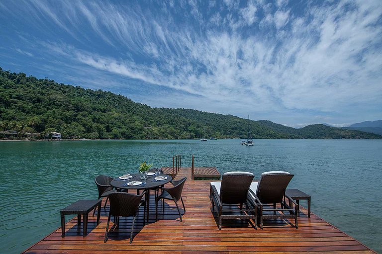 Pty014 - Exuberante loft privativo à beira-mar em Paraty