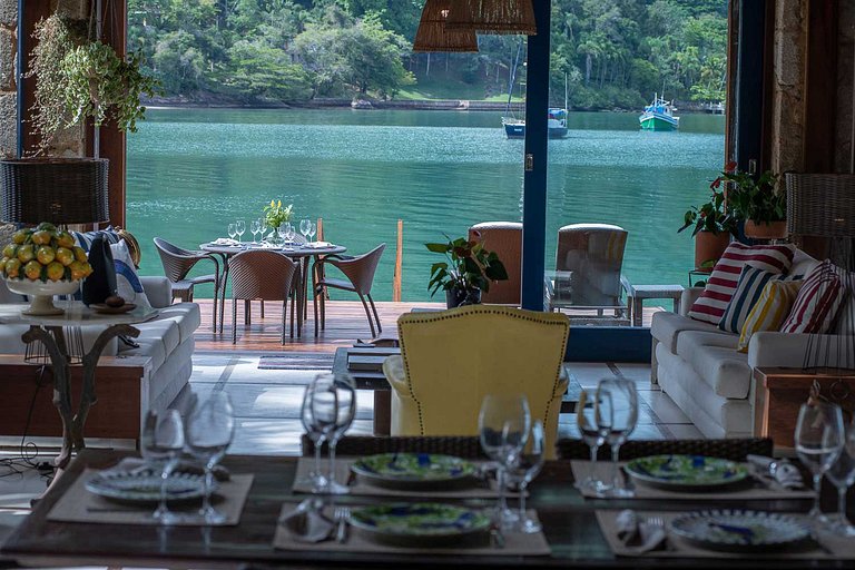 Pty014 - Exuberante loft privativo à beira-mar em Paraty