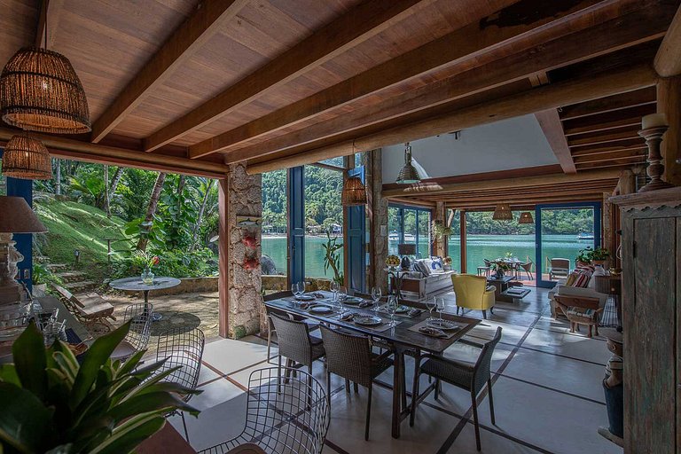 Pty014 - Exuberante loft privativo à beira-mar em Paraty