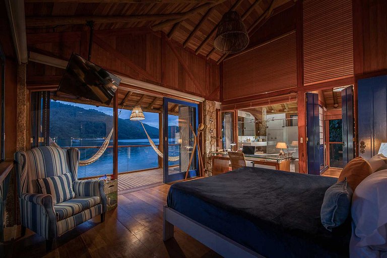 Pty014 - Lush private loft by the sea in Paraty